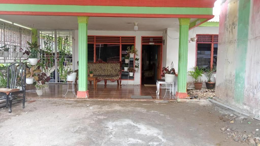 Oyo 91477 Fazira Home Stay Syariah Sibolga Luaran gambar