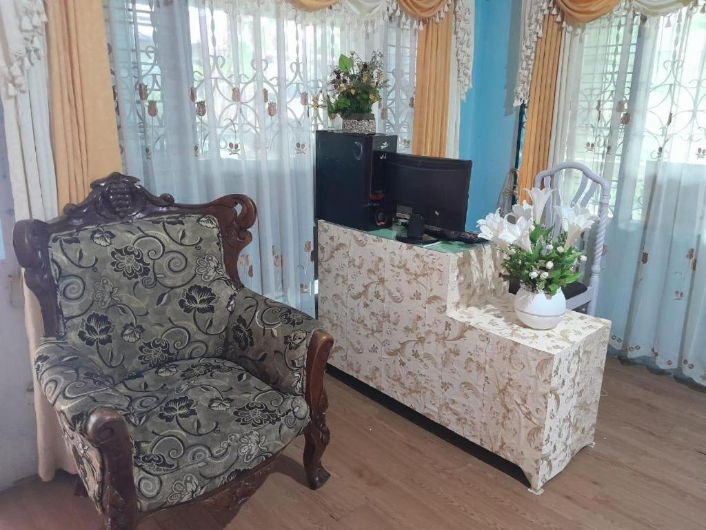 Oyo 91477 Fazira Home Stay Syariah Sibolga Luaran gambar