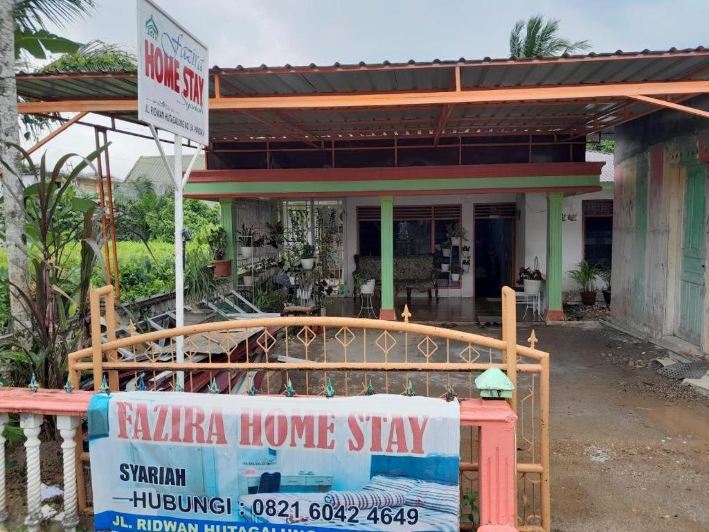Oyo 91477 Fazira Home Stay Syariah Sibolga Luaran gambar